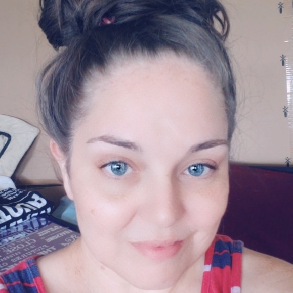 Meet your Posher, Jen - Picture 2 of 4